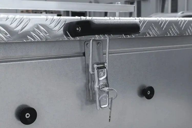 Robuster UNITRAILER GARDEN 230 KIPP Einachs-Anhänger mit Bordwandaufsatz Alu-Deckel