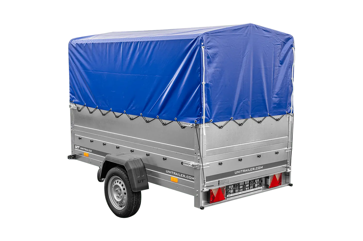 Vielseitiger UNITRAILER Garden 230 FD PKW-Anhänger mit hohen Bordwänden und blauer Plane
